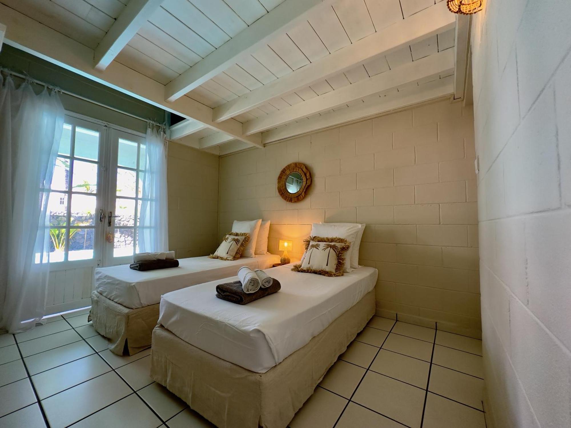 Maldives - Villa Avec Piscine En Plein Coeur De L Hermitage Сен Жилс ле Бен Екстериор снимка