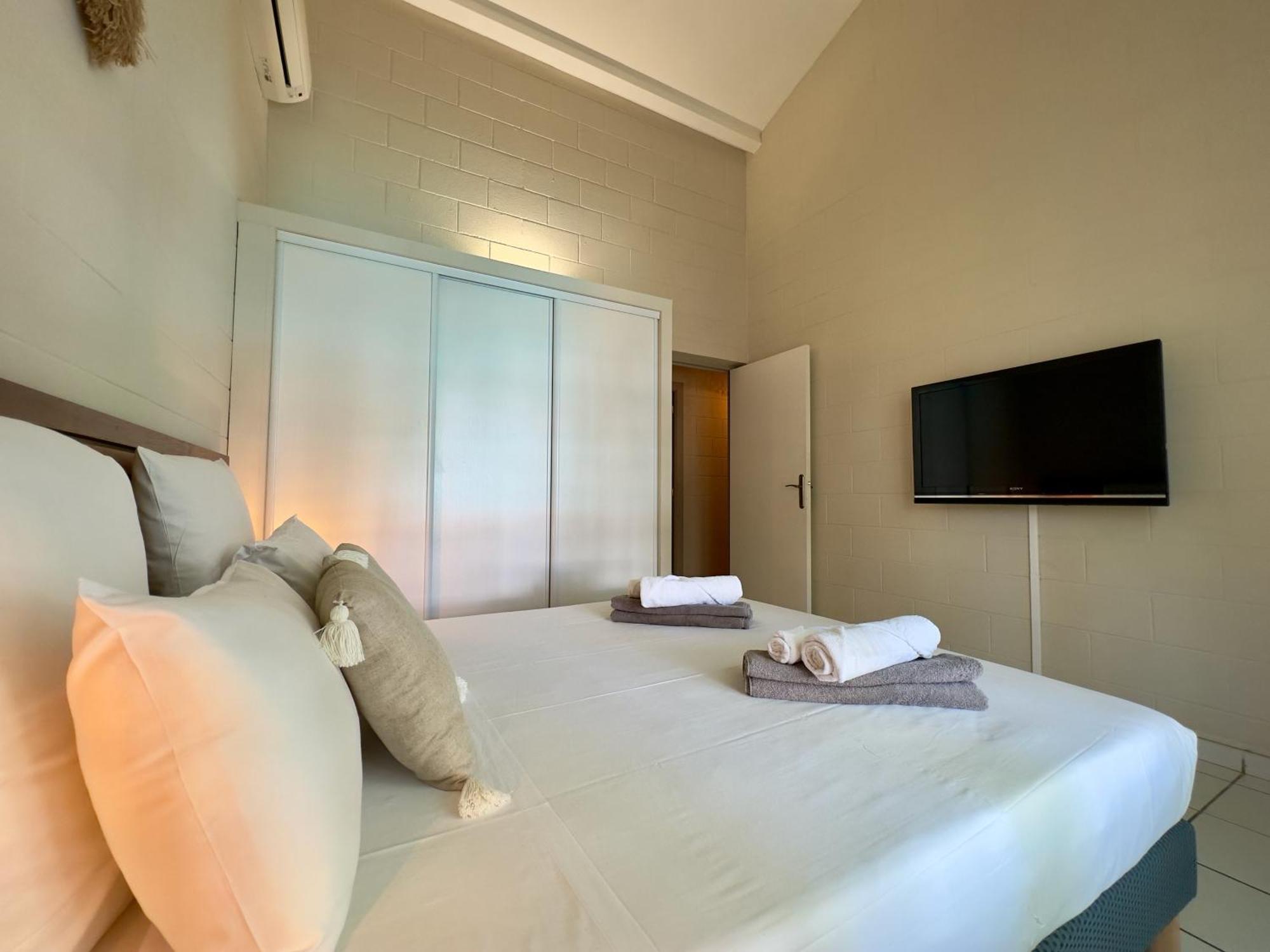 Maldives - Villa Avec Piscine En Plein Coeur De L Hermitage Сен Жилс ле Бен Екстериор снимка